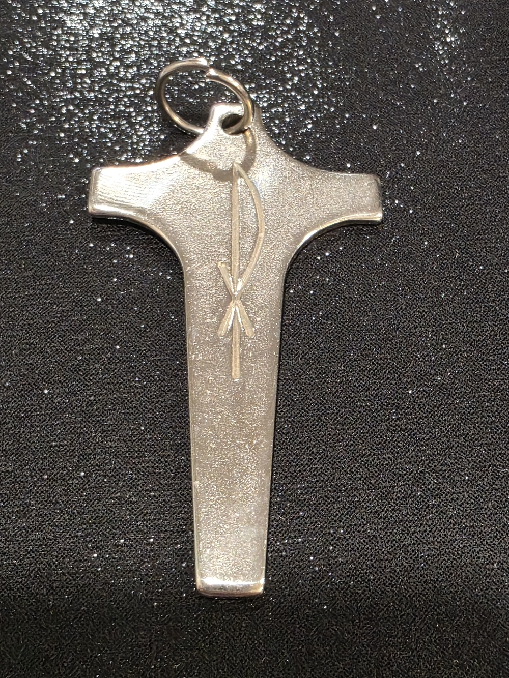 Vintage Silver T-Bar Cross Pendant with Engraved Motif